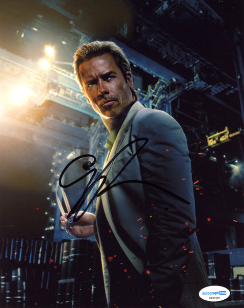 Guy Pearce Iron Man Signed Autograph 8x10 Photo ACOA