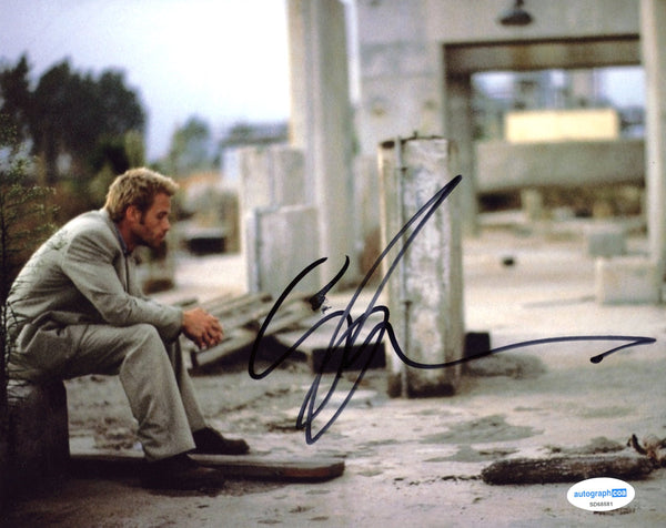 Guy Pearce Memento Signed Autograph 8x10 Photo ACOA