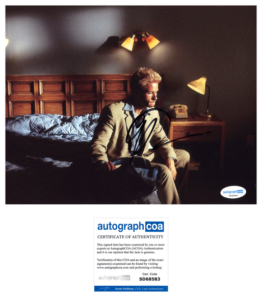 Guy Pearce Memento Signed Autograph 8x10 Photo ACOA