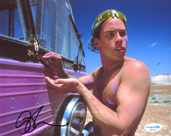 Guy Pearce Priscilla Signed Autograph 8x10 Photo ACOA