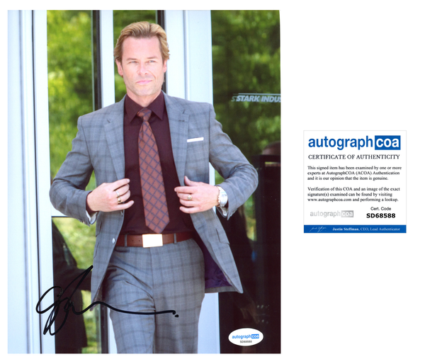 Guy Pearce Iron Man Signed Autograph 8x10 Photo ACOA