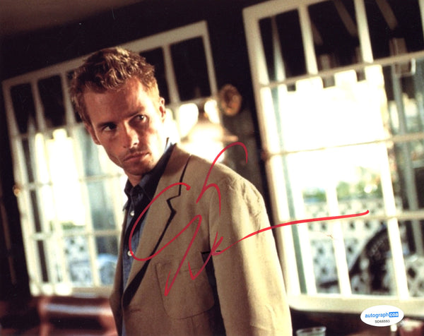 Guy Pearce Memento Signed Autograph 8x10 Photo ACOA