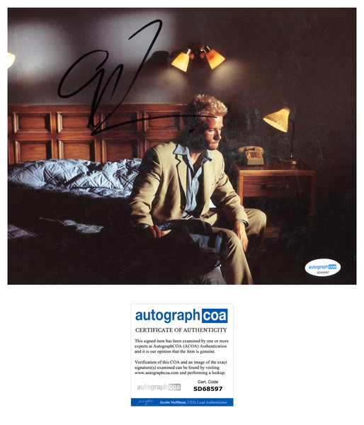 Guy Pearce Memento Signed Autograph 8x10 Photo ACOA
