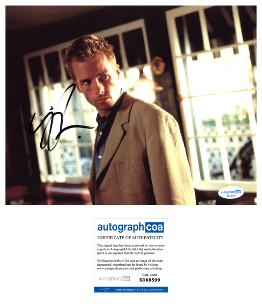 Guy Pearce Memento Signed Autograph 8x10 Photo ACOA