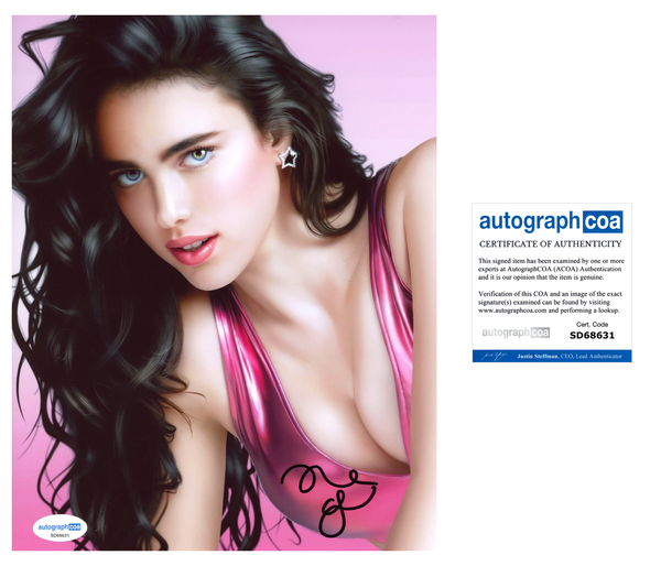 Margaret Qualley The Substance Signed Autograph 8x10 Photo ACOA