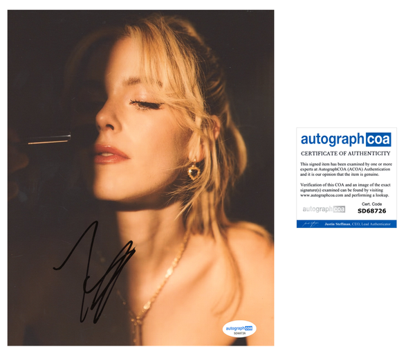 Kiernan Shipka Sexy Signed Autograph 8x10 Photo ACOA