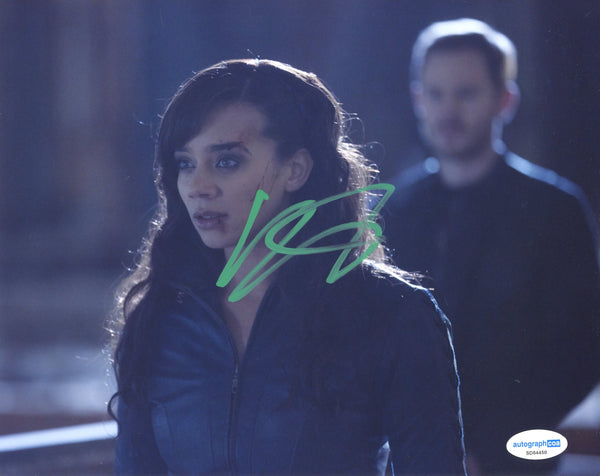 Hannah John Kamen Killjoys Signed Autograph 8x10 Photo ACOA