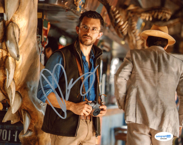 Jonathan Bailey Jurassic World Signed Autograph 8x10 Photo ACOA