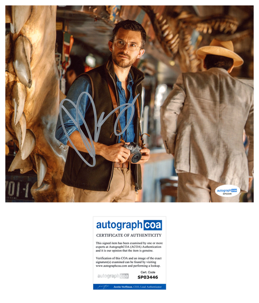 Jonathan Bailey Jurassic World Signed Autograph 8x10 Photo ACOA