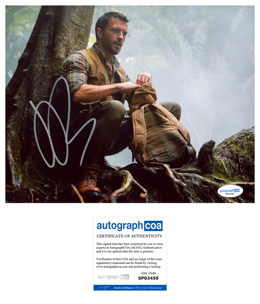 Jonathan Bailey Jurassic World Signed Autograph 8x10 Photo ACOA