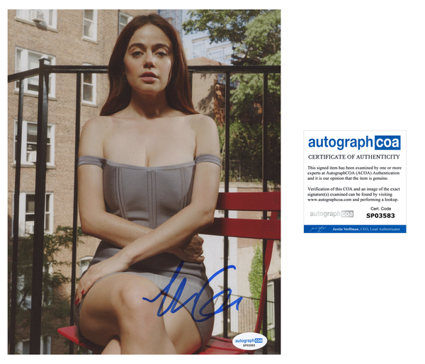 Molly Gordon The Bear Signed Autograph 8x10 Photo ACOA