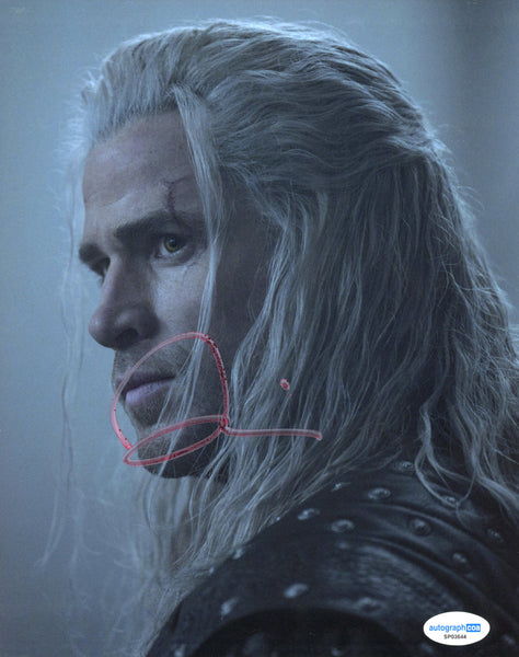 Liam Hemsworth Witcher Signed Autograph 8x10 Photo ACOA