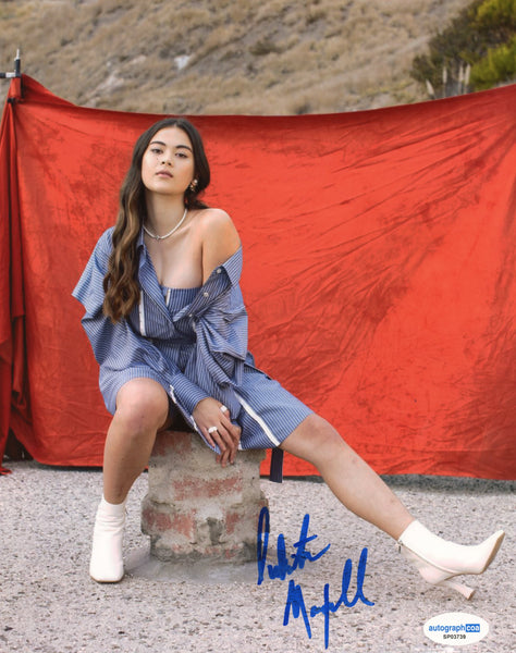 Lukita Maxwell Shrinking Signed Autograph 8x10 Photo ACOA