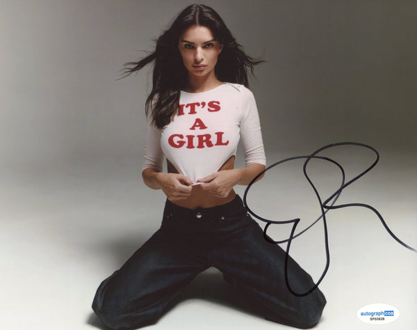 Emily Ratajkowski Sexy Signed Autograph 8x10 Photo ACOA