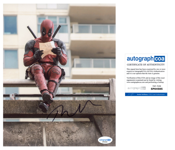 Ryan Reynolds Deadpool Signed Autograph 8x10 Photo ACOA