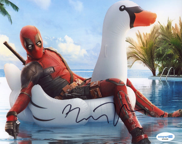 Ryan Reynolds Deadpool Signed Autograph 8x10 Photo ACOA