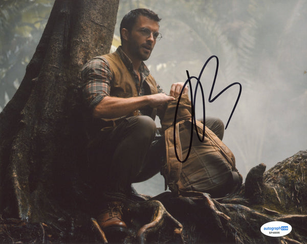 Jonathan Bailey Jurassic World Signed Autograph 8x10 Photo ACOA