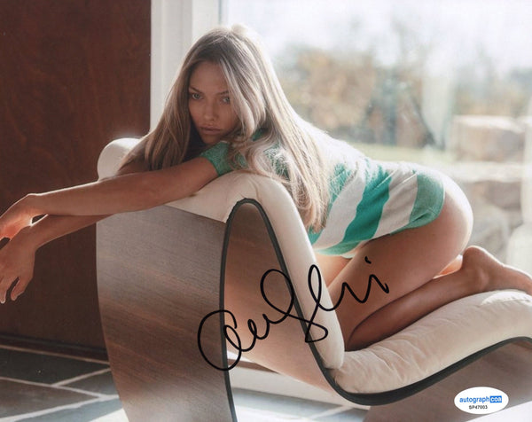 Amanda Seyfried Sexy Signed Autograph 8x10 Photo ACOA