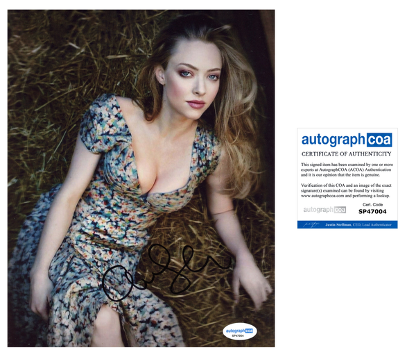 Amanda Seyfried Sexy Signed Autograph 8x10 Photo ACOA