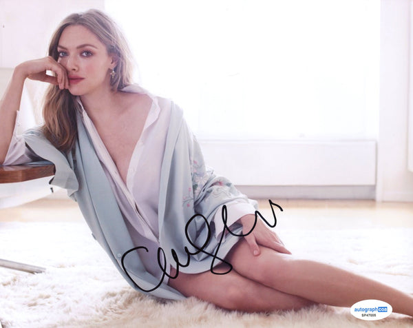 Amanda Seyfried Sexy Signed Autograph 8x10 Photo ACOA