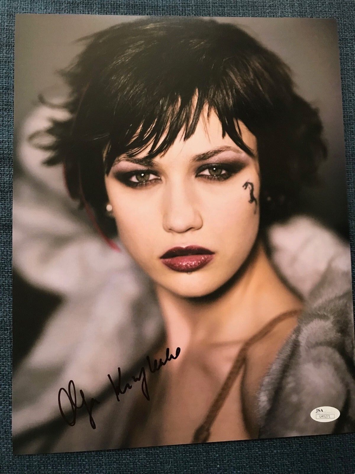 Olga Kurylenko Hitman Signed Autograph 11x14 JSA | Outlaw Hobbies Authentic  Autographs