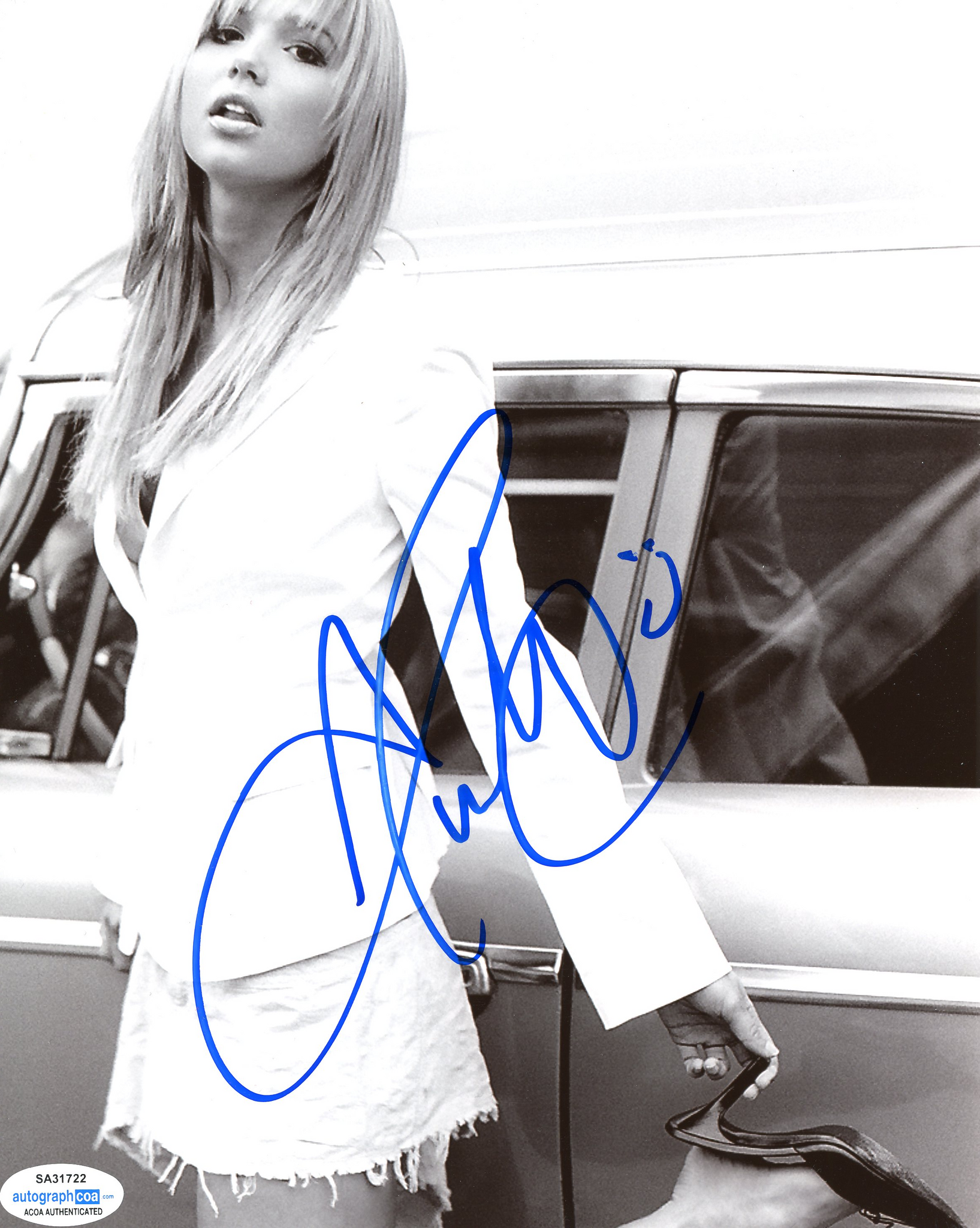 Arielle Kebbel Sexy Signed Autograph 8x10 Photo ACOA - Outlaw Hobbies Authentic Autographs