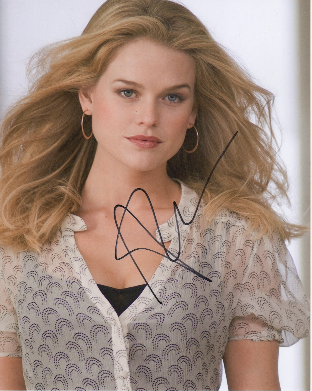 Alice Eve Sexy Signed Autograph 8x10 Photo #2 - Outlaw Hobbies Authentic Autographs