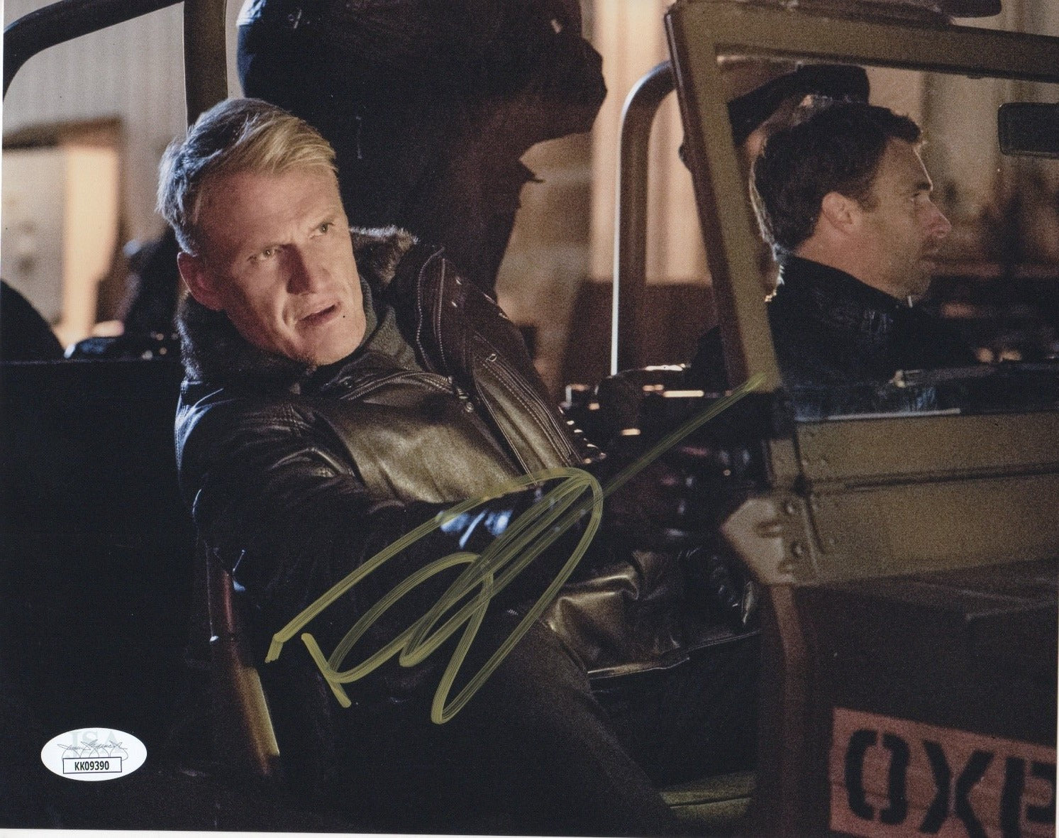 Dolph Lundgren Arrow Signed Autograph 8x10 Photo JSA #6 - Outlaw Hobbies Authentic Autographs