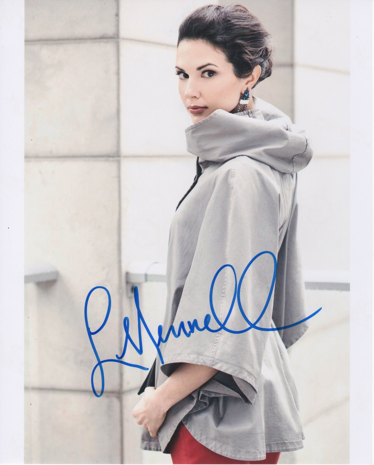 Laura Mennell Sexy Autograph Signed 8x10 Photo #6