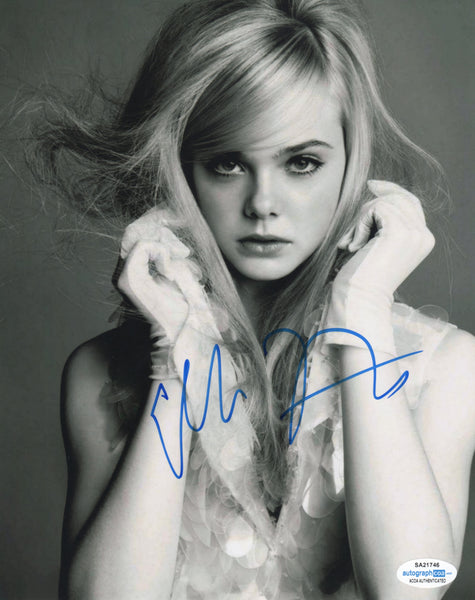 Elle Fanning Sexy Signed Autograph 8x10 Photo ACOA #2 - Outlaw Hobbies Authentic Autographs