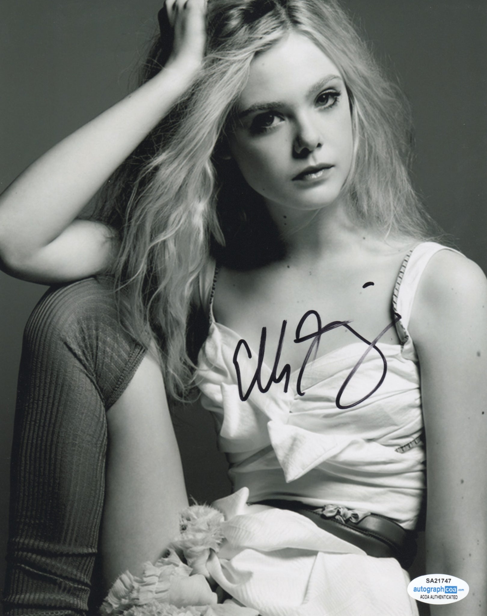 Elle Fanning Sexy Signed Autograph 8x10 Photo ACOA #3 - Outlaw Hobbies Authentic Autographs