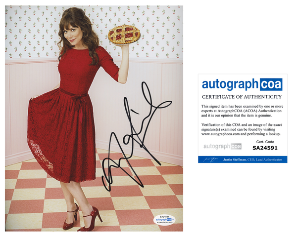 Anna Friel Pushing Daisies Signed Autograph 8x10 Photo ACOA #8 - Outlaw Hobbies Authentic Autographs
