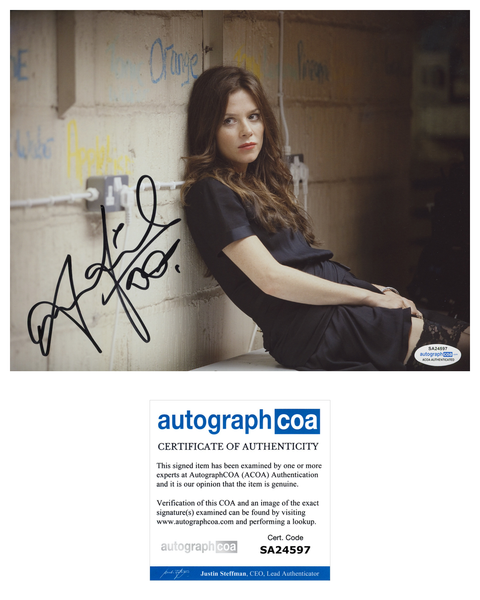 Anna Friel Sexy Signed Autograph 8x10 Photo ACOA #4 - Outlaw Hobbies Authentic Autographs