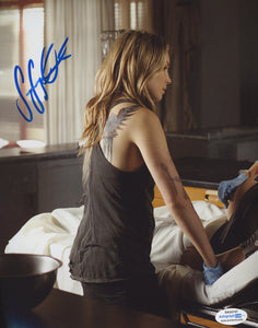 Sarah Carter Sexy Signed Autograph 8x10 Photo - Outlaw Hobbies Authentic Autographs