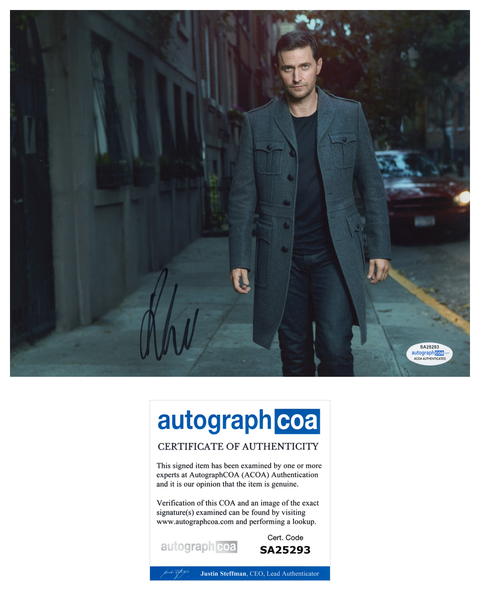 Richard Armitage The Hobbit Signed Autograph 8x10 Photo ACOA #2 - Outlaw Hobbies Authentic Autographs