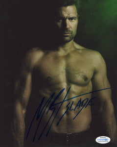 Manu Bennett Deathstroke Arrow Signed Autograph 8x10 Photo ACOA #3 - Outlaw Hobbies Authentic Autographs
