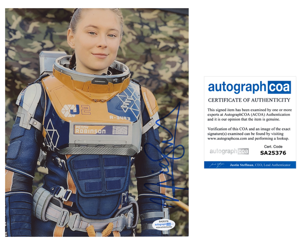 Mina Sundwall Lost in Space Signed Autograph 8x10 Photo ACOA #12 - Outlaw Hobbies Authentic Autographs