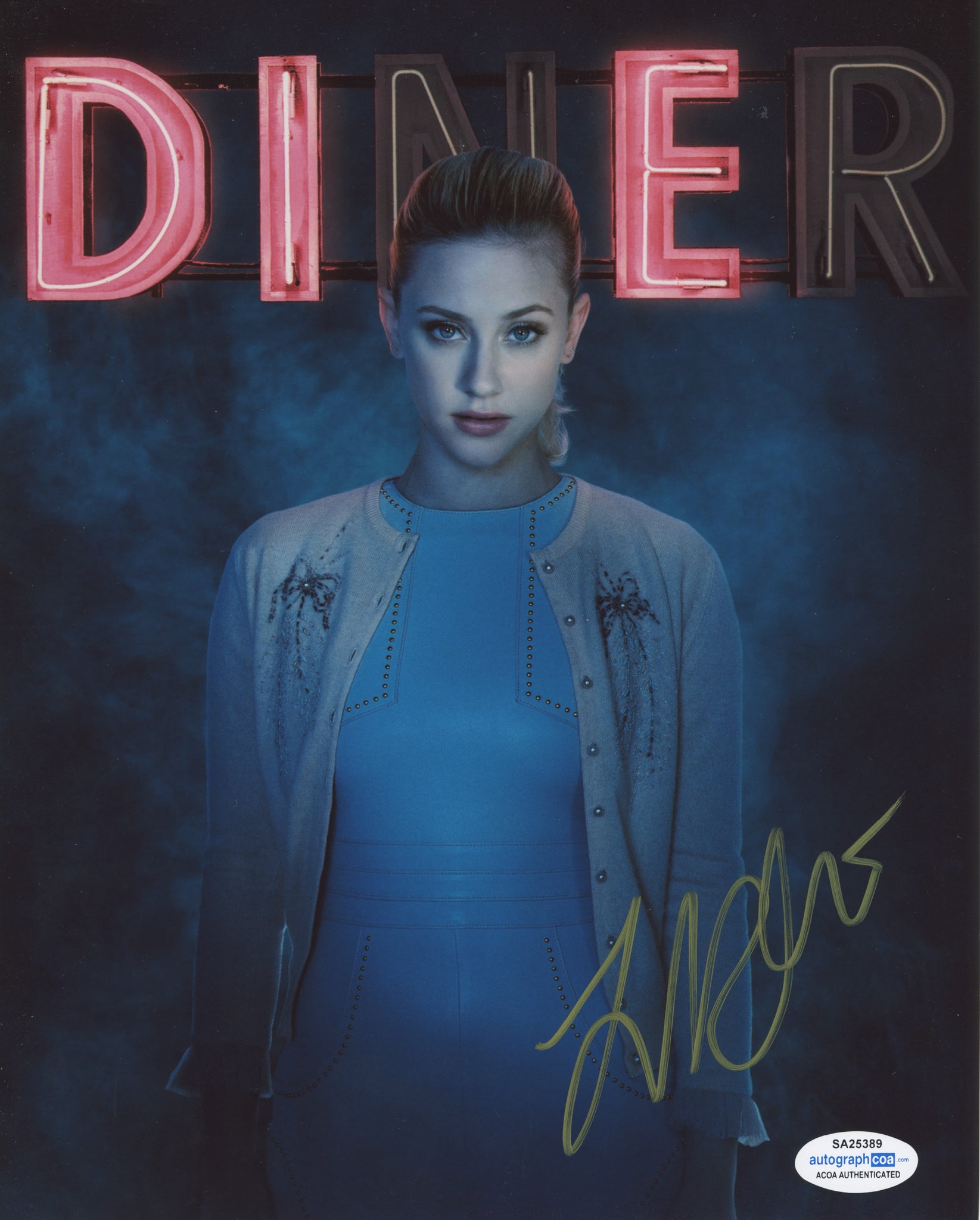 Lili Reinhart Sexy Riverdale Signed Autograph 8x10 Photo ACOA #6 - Outlaw Hobbies Authentic Autographs