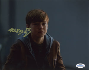 Maxwell Jenkins Lost in Space Signed Autograph 8x10 Photo ACOA #14 - Outlaw Hobbies Authentic Autographs