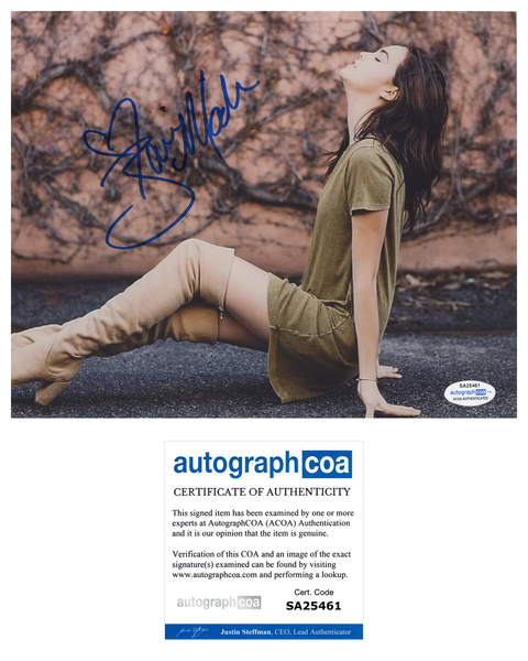 Bailee Madison Sexy Signed Autograph 8x10 Photo ACOA #12 - Outlaw Hobbies Authentic Autographs