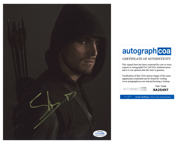 Stephen Amell Arrow Signed Autograph 8x10 Photo ACOA #37 - Outlaw Hobbies Authentic Autographs