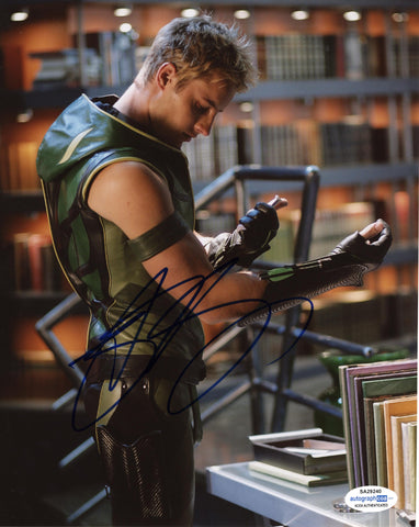 Justin Hartley Smallville Signed Autograph 8x10 Photo ACOA #4 - Outlaw Hobbies Authentic Autographs