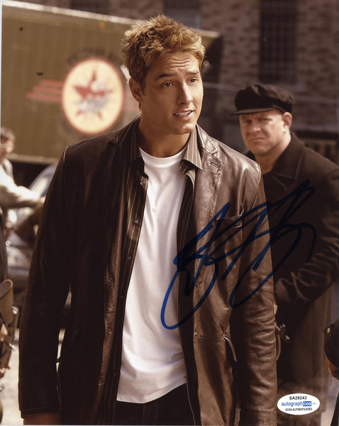 Justin Hartley Smallville Signed Autograph 8x10 Photo ACOA #7 - Outlaw Hobbies Authentic Autographs