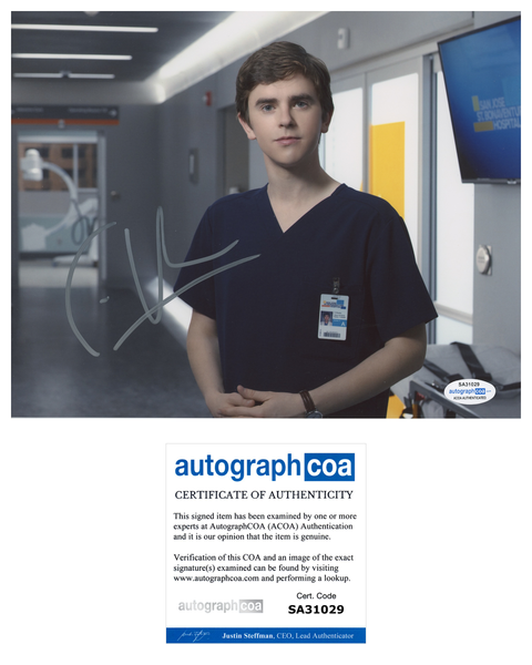 Freddie Highmore Good Doctor Signed Autograph 8x10 Photo ACOA #7 - Outlaw Hobbies Authentic Autographs