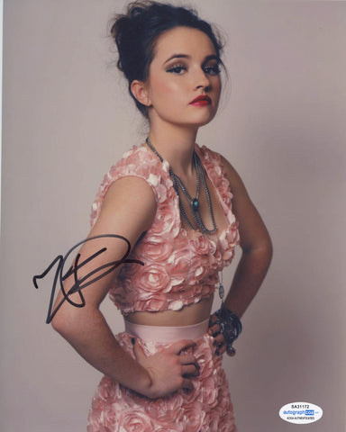 Kaitlyn Dever Sexy Signed Autograph 8x10 Photo ACOA #2 - Outlaw Hobbies Authentic Autographs