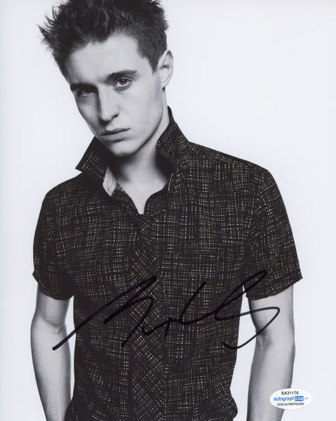 Max Irons Signed Autograph 8x10 Photo ACOA - Outlaw Hobbies Authentic Autographs