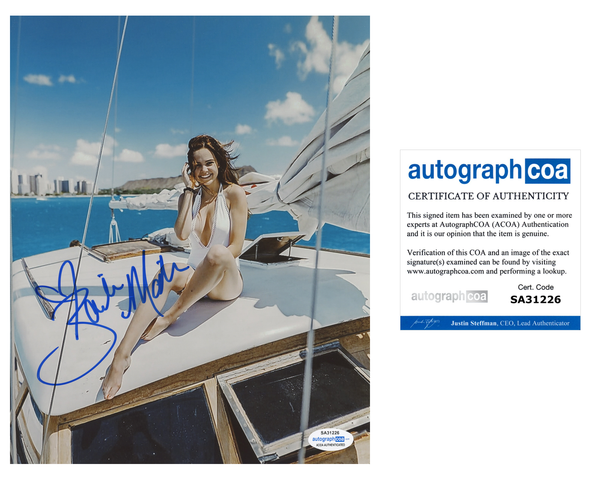 Bailee Madison Sexy Signed Autograph 8x10 Photo ACOA #18 - Outlaw Hobbies Authentic Autographs