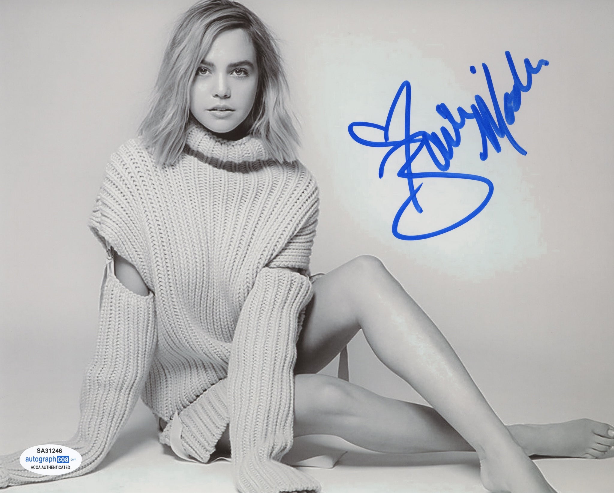 Bailee Madison Sexy Signed Autograph 8x10 Photo ACOA #30 - Outlaw Hobbies Authentic Autographs