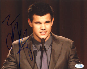 Taylor Lautner Twilight Signed Autograph 8x10 Photo ACOA - Outlaw Hobbies Authentic Autographs