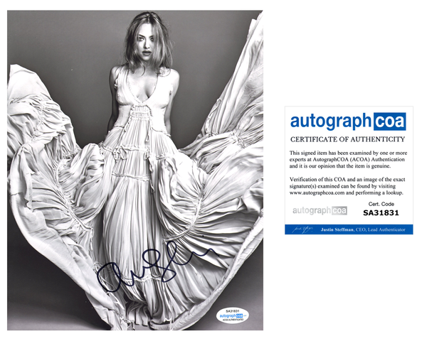 Amanda Seyfried Sexy Signed Autograph 8x10 Photo ACOA #7 - Outlaw Hobbies Authentic Autographs